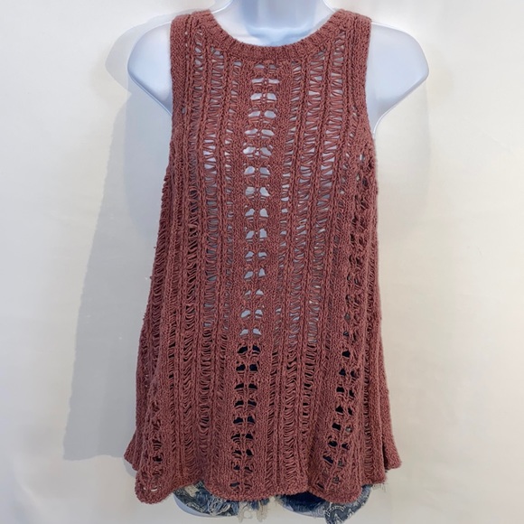 American Eagle Outfitters Tops - American Eagle Cable Knit Sleeveless layering sweater tank in mauve pink size L